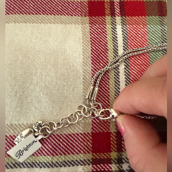 Floral Heart Locket Necklace - Picture 5 of 5